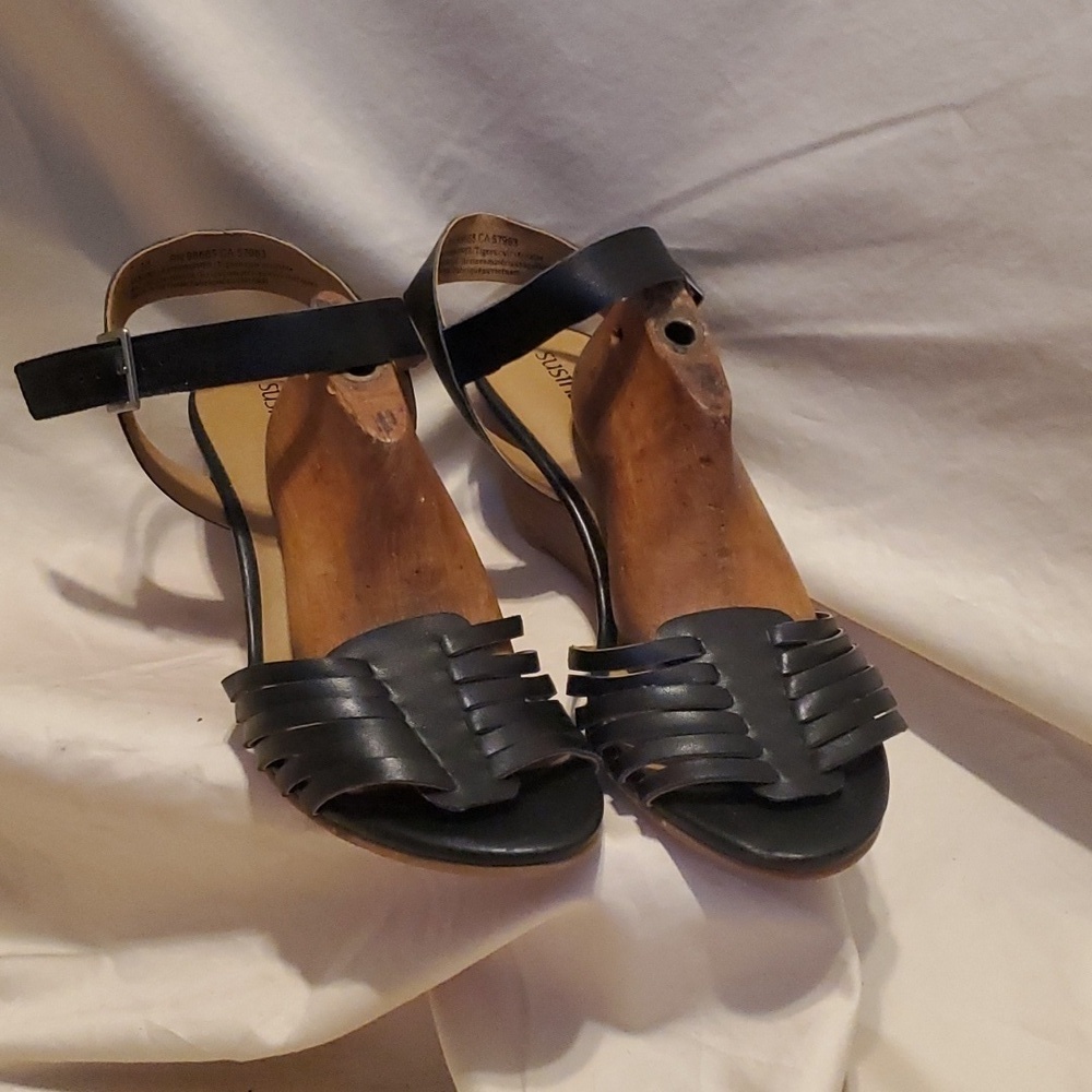 Susina Black Leather Sandals SZ 7.5